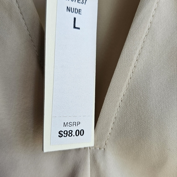 Max Studio Blouse V neck Elastic Band Belt Ivory Beige size  L - Picture 6 of 7